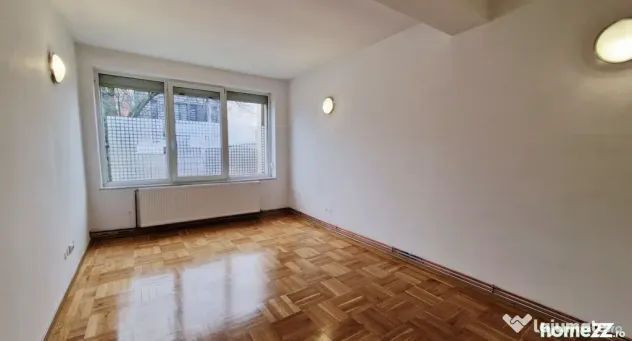 Vilă P+1+Pod, 320 mp, Teren 544 mp, Damaroaia
