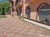 Vând pensiune 14 camere mobilata complet comuna MALUL CU FLORI in jud. Dambovita 