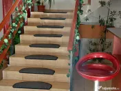 Vând pensiune 14 camere mobilata complet comuna MALUL CU FLORI in jud. Dambovita 