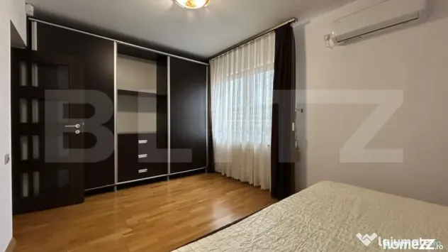 Apartament cu 3 camere, în curte privată