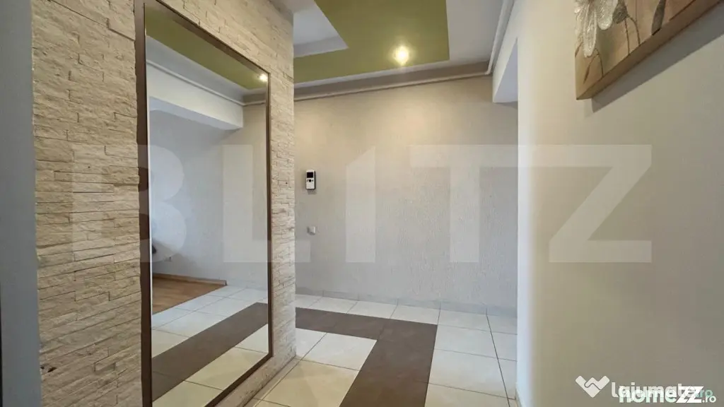 Apartament cu 3 camere, în curte privată