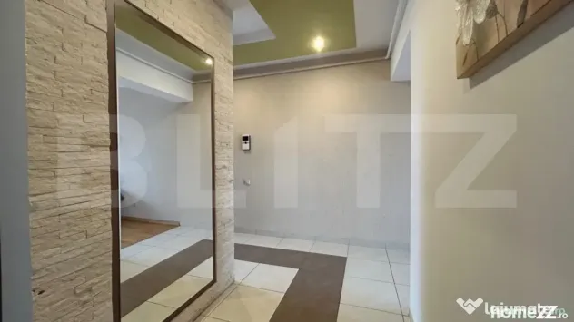 Apartament cu 3 camere, în curte privată