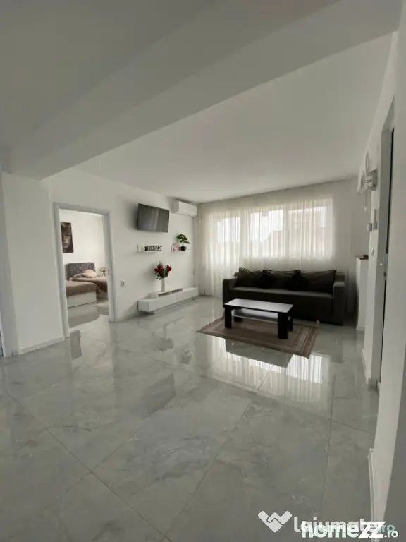 Apartament 4 camere decomandat, 110 mp, zona Consul, Utilita - Craiova (Dolj)