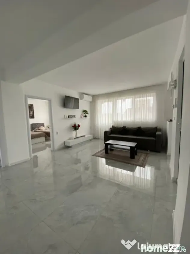Apartament 4 camere decomandat, 110 mp, zona Consul, Utilita - Craiova (Dolj)