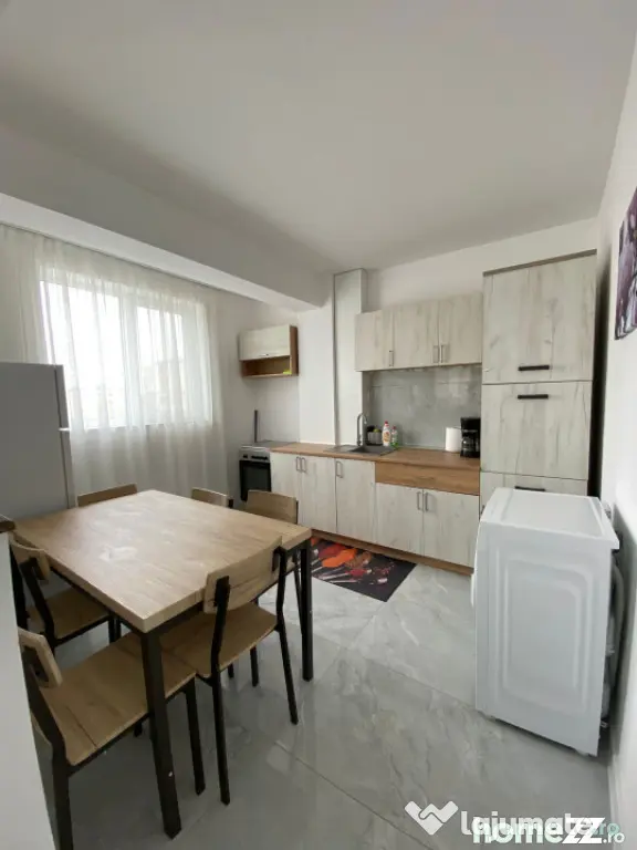 Apartament 4 camere decomandat, 110 mp, zona Consul, Utilita - Craiova (Dolj)