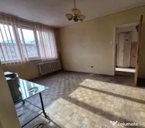 Apartament 2 camere, semidecomandat - zona Garii