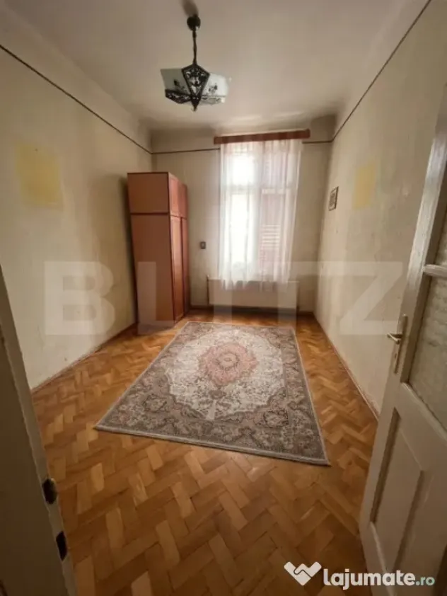Apartament ultracentral, 2 camere, cu parcare– birou sau l