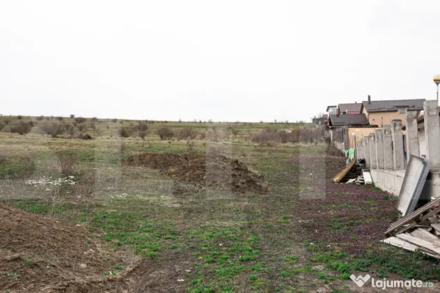 Teren 5800 mp în Câmpenești – cadru natural deosebit, i