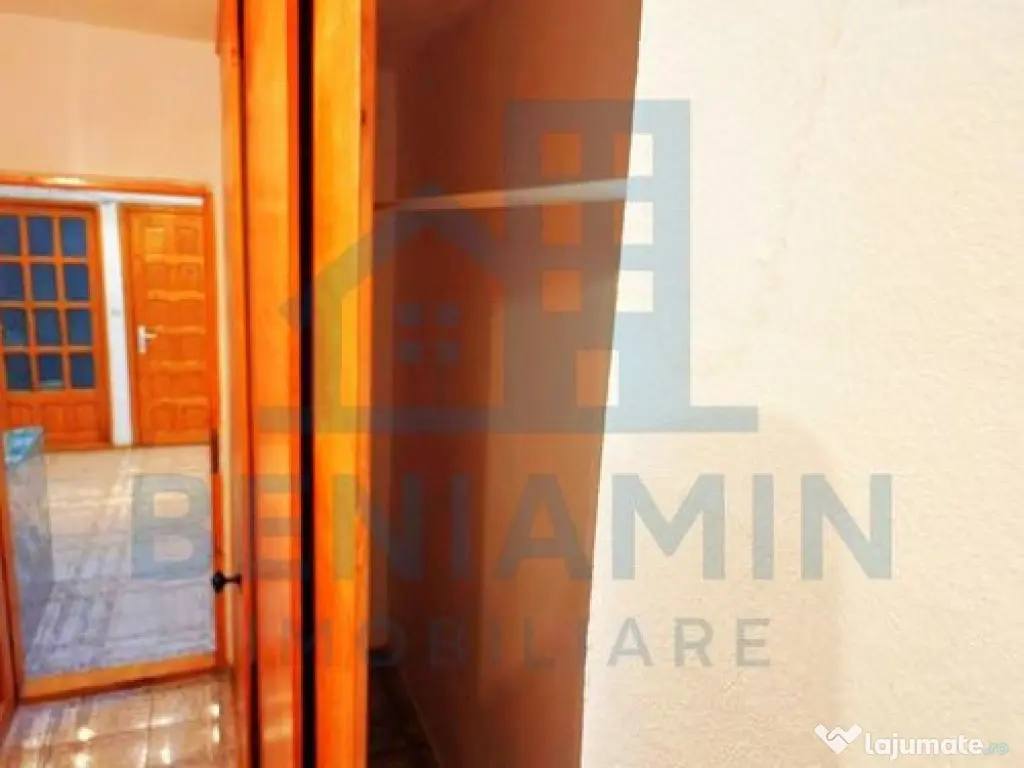 Apartament decomandat 3 Camere Renovat Utilat 1 Mai etaj 3