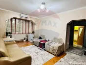 Apartament cu 3 camere de vânzare în zona Rogerius 
