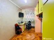 Apartament cu 3 camere de vânzare în zona Rogerius 