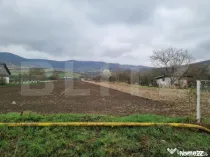 Teren intravilan, 1,6 hectare, acces drum, utilități compl