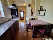 Casă singur în curte – Ungheni – Zona Gării 