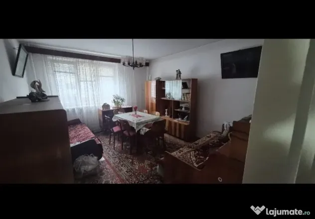 Apartament Cu 2 Camere Decomandate Etaj 1 - Zona Burdujeni