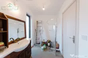 Casă nouă pe structură din lemn cu centrala proprie , Com
