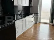 Apartament 3 camere, parcare, zona Vivo 