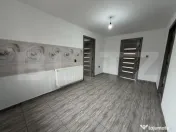 Casă cu 2 camere și un teren de 1000 mp 