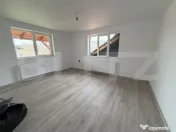 Casă cu 2 camere și un teren de 1000 mp 