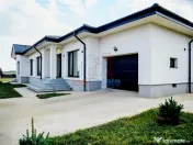 Casa intr-o zona linistita cu garaj si teren-1091 mp 