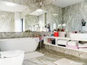 Casa intr-o zona linistita cu garaj si teren-1091 mp 