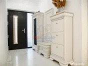 Casa intr-o zona linistita cu garaj si teren-1091 mp 