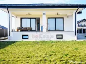 Casa intr-o zona linistita cu garaj si teren-1091 mp 