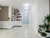 Casa intr-o zona linistita cu garaj si teren-1091 mp 