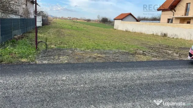 Stupini: Teren 3600mp, Front 16.5m la Asfalt, Utilitati