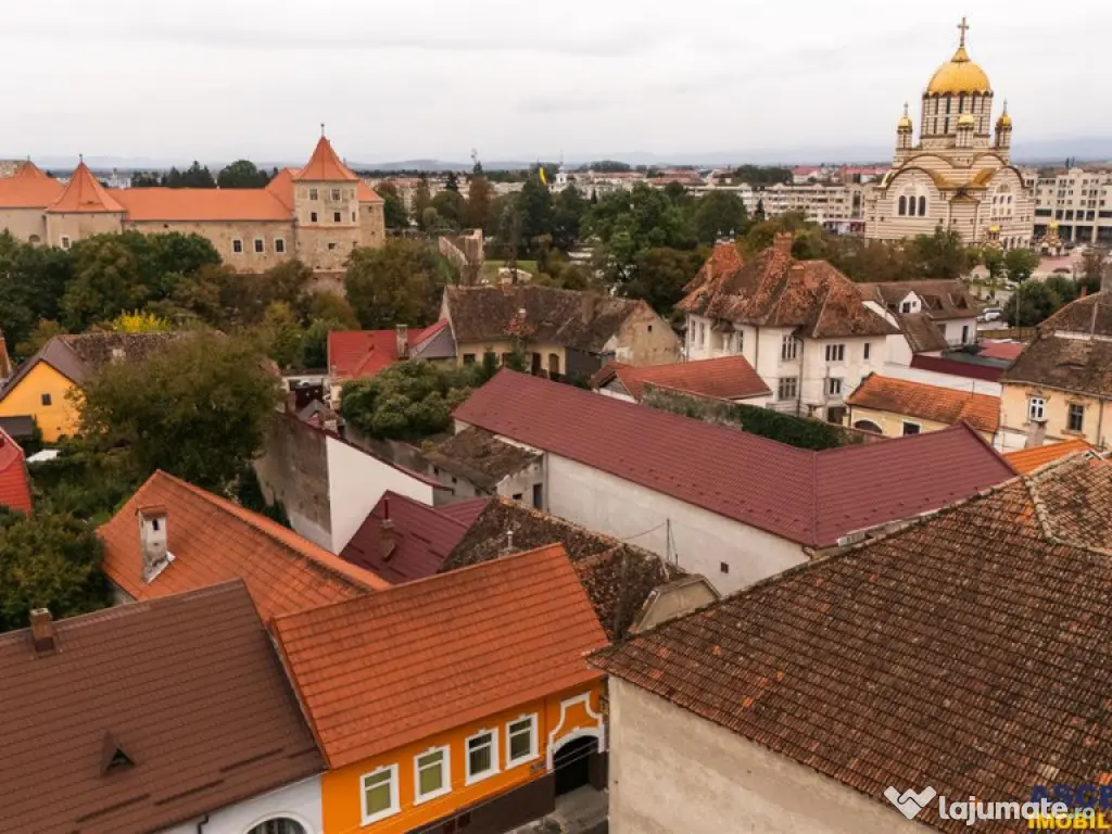 Casa pretabila: rezidential comercial servicii Central, F