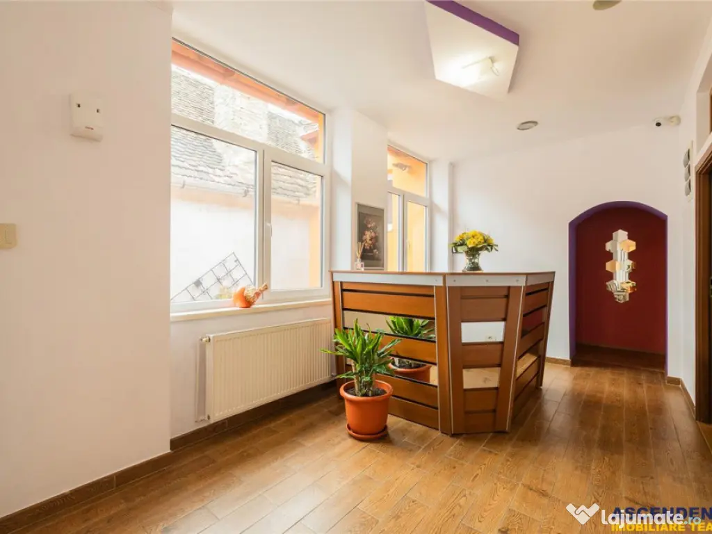 Casa pretabila: rezidential comercial servicii Central, F