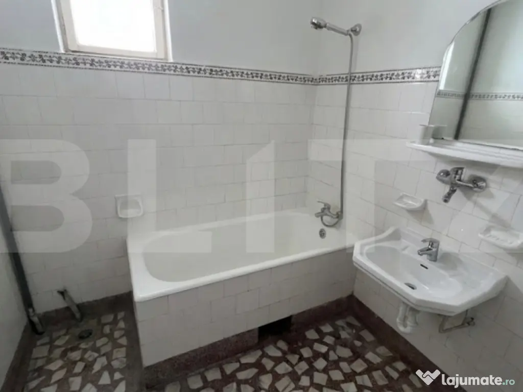 Casă de vânzare în Blaj – 120 mp utili, P+E, teren 200