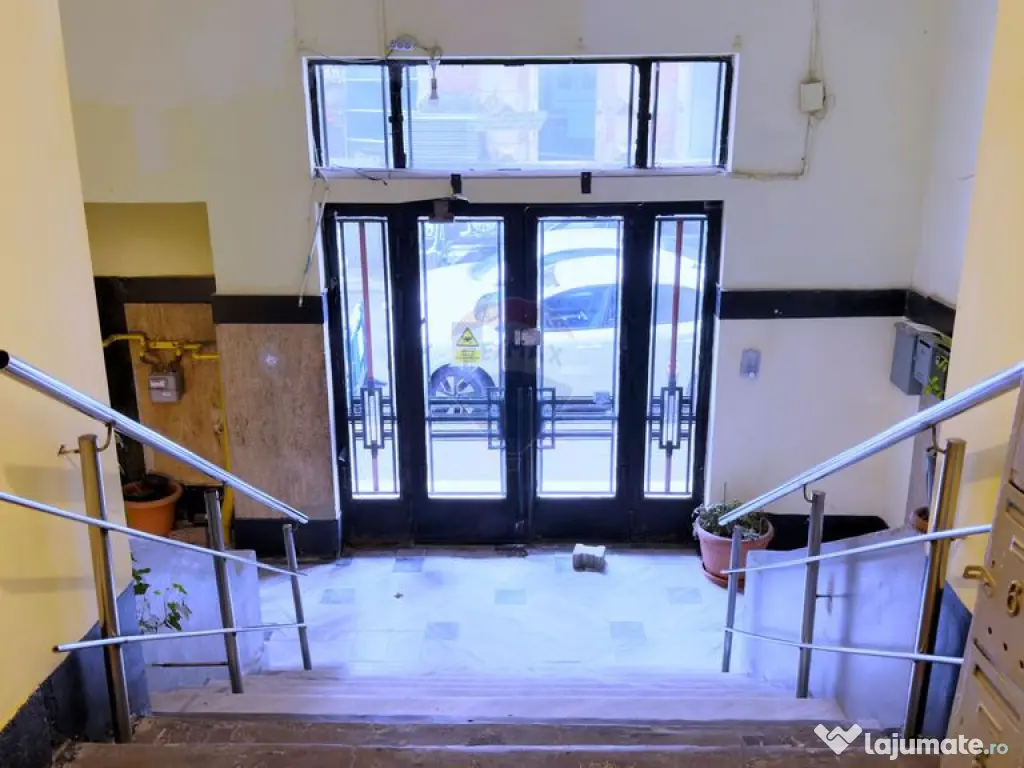 3 camere imobil consolidat Investitie Piata Revolutiei - ...