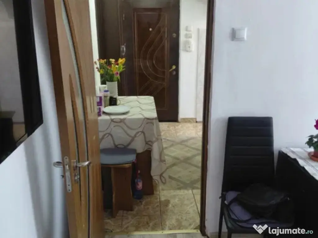 Apartament semidecomandat, 39 mp, zona Craiovita Noua