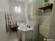 Apartament 3 camere, etaj 2, zona Lama 