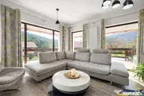 FILM 3D! Resedinta de exceptie:eleganta spatiu,confort,Everg