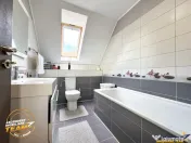 FILM 3D! Resedinta de exceptie:eleganta spatiu,confort,Everg 