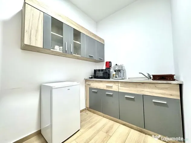 Spațiu comercial Kasper Coresi 100 mp, terasă 35mp
