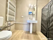 Spațiu comercial Kasper Coresi 100 mp, terasă 35mp 