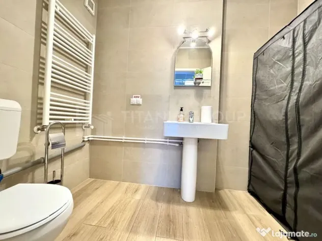 Spațiu comercial Kasper Coresi 100 mp, terasă 35mp