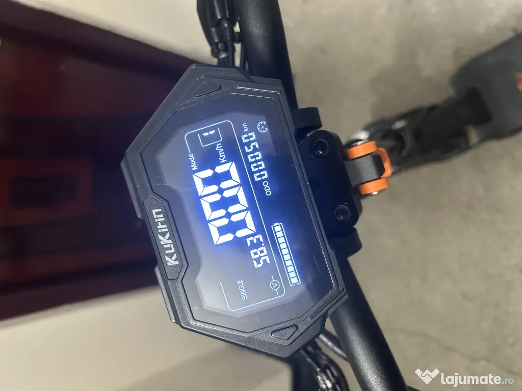 Vând trotinetă electrică kukyrin g2 master sub 100 km