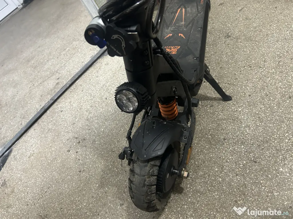 Vând trotinetă electrică kukyrin g2 master sub 100 km