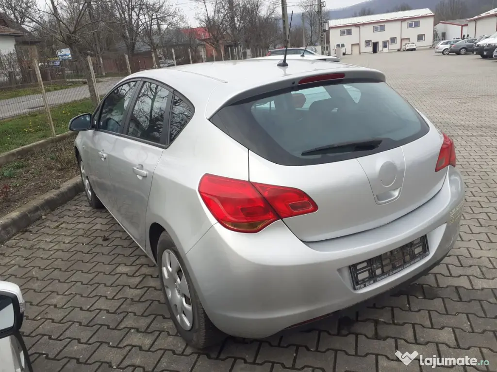 Opel Astra 1.7 CDTI 2010