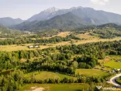 FILM! Oaza paradisiaca cu lac, vedere catre Bucegi, Glajerie 