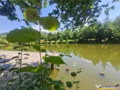 FILM! Oaza paradisiaca cu lac, vedere catre Bucegi, Glajerie 