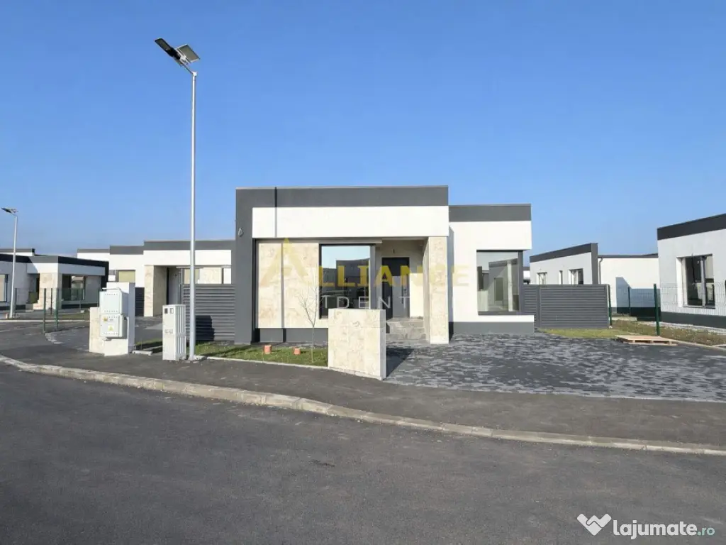 Casa individuala - 4 camere - 2 bai - in ansamblu rezidenti