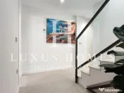 Casă cu terasă, piscină privată situată într-o zonă premium aproape de mare 