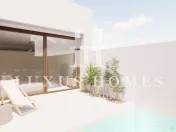 Casă cu terasă, piscină privată situată într-o zonă premium aproape de mare 