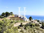 O casă confortabilă și luminoasă, într-una dintre cele mai exclusiviste zone 