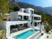 O casă confortabilă și luminoasă, într-una dintre cele mai exclusiviste zone 