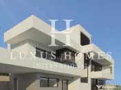 O casă confortabilă și luminoasă, într-una dintre cele mai exclusiviste zone 